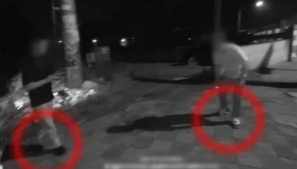 衣服都换了,却忘了换鞋子!上海警方:王某已被采取刑事强制措施