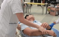 东莞一男子陪同家人就诊时突然倒地，护士“火眼金睛”抢回生机