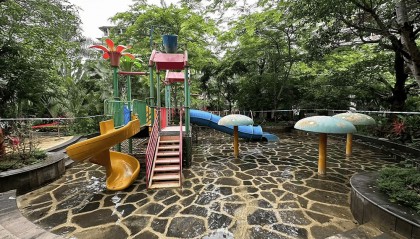 6岁女童殒命戏水池，“多人合力仍拖拽不动”