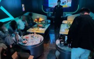 突击清查！KTV包厢内四男三女被控制