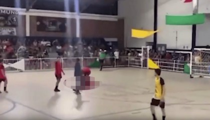 巴西门将点球大战扑出一球后死亡：用胸部挡住点球，起身走几步后突然倒地