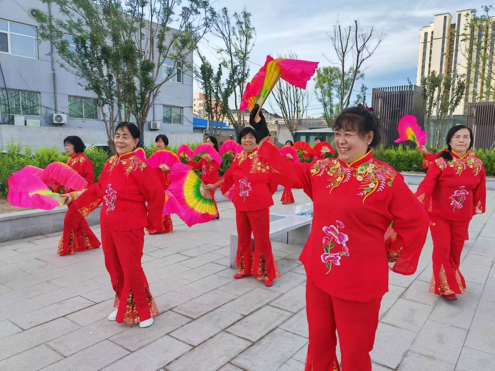 河曲广场舞：舞出时代新风尚 舞出健康新生活