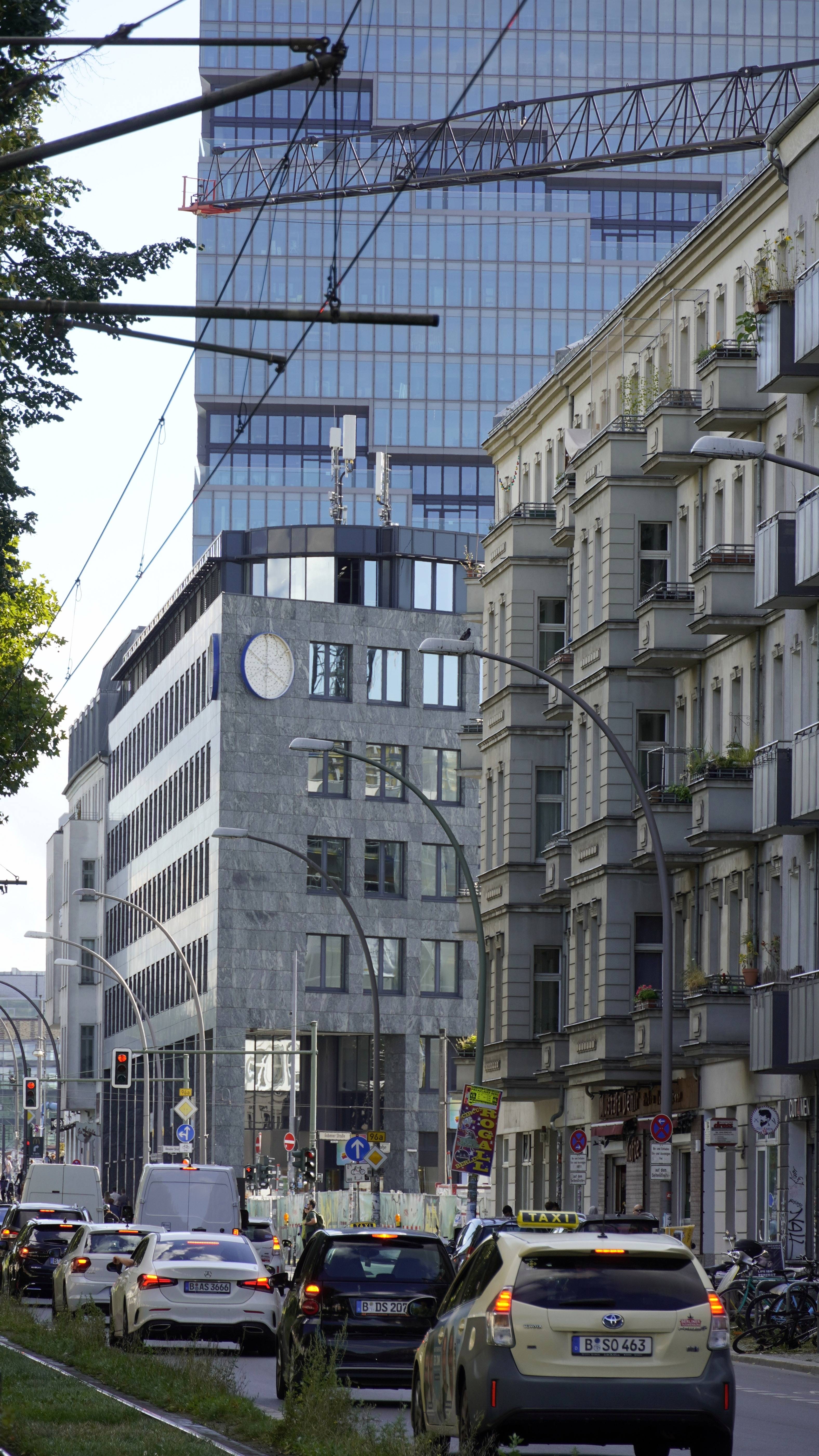 放弃考编出国学汽修 男子第一年想赚18万