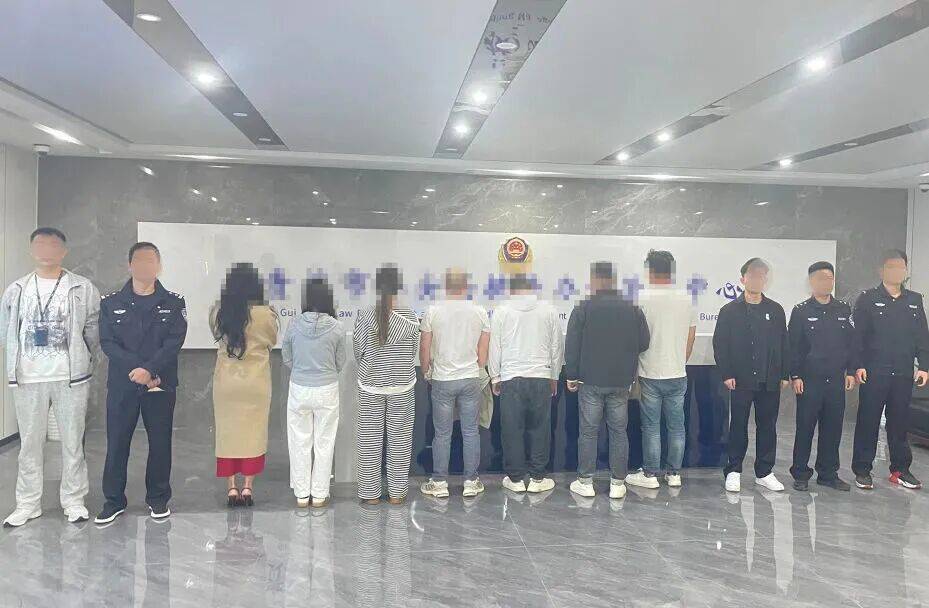 突击清查!KTV包厢内四男三女被控制